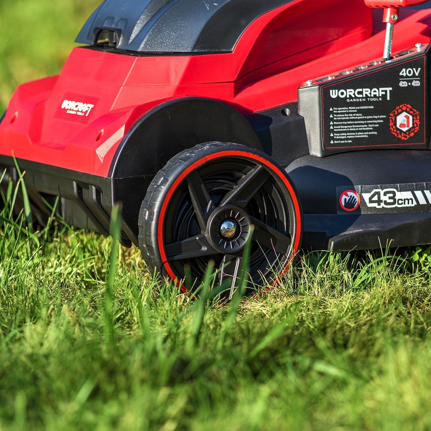 WORCRAFT 40V (20V + 20V) bezvadu bezsuku zāles pļāvējs