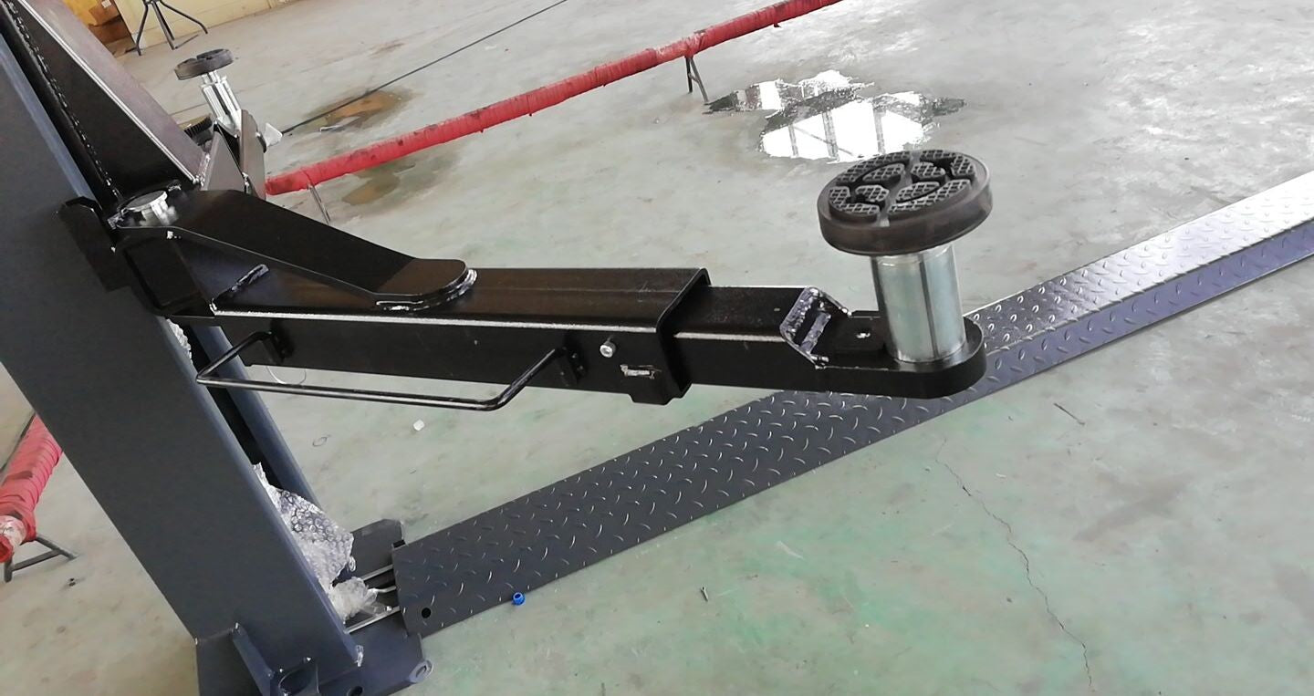 JH-4000F 2 statņu pacēlājs 4000 kg VIEDĀS APRĪKOJUMA 230/400 V