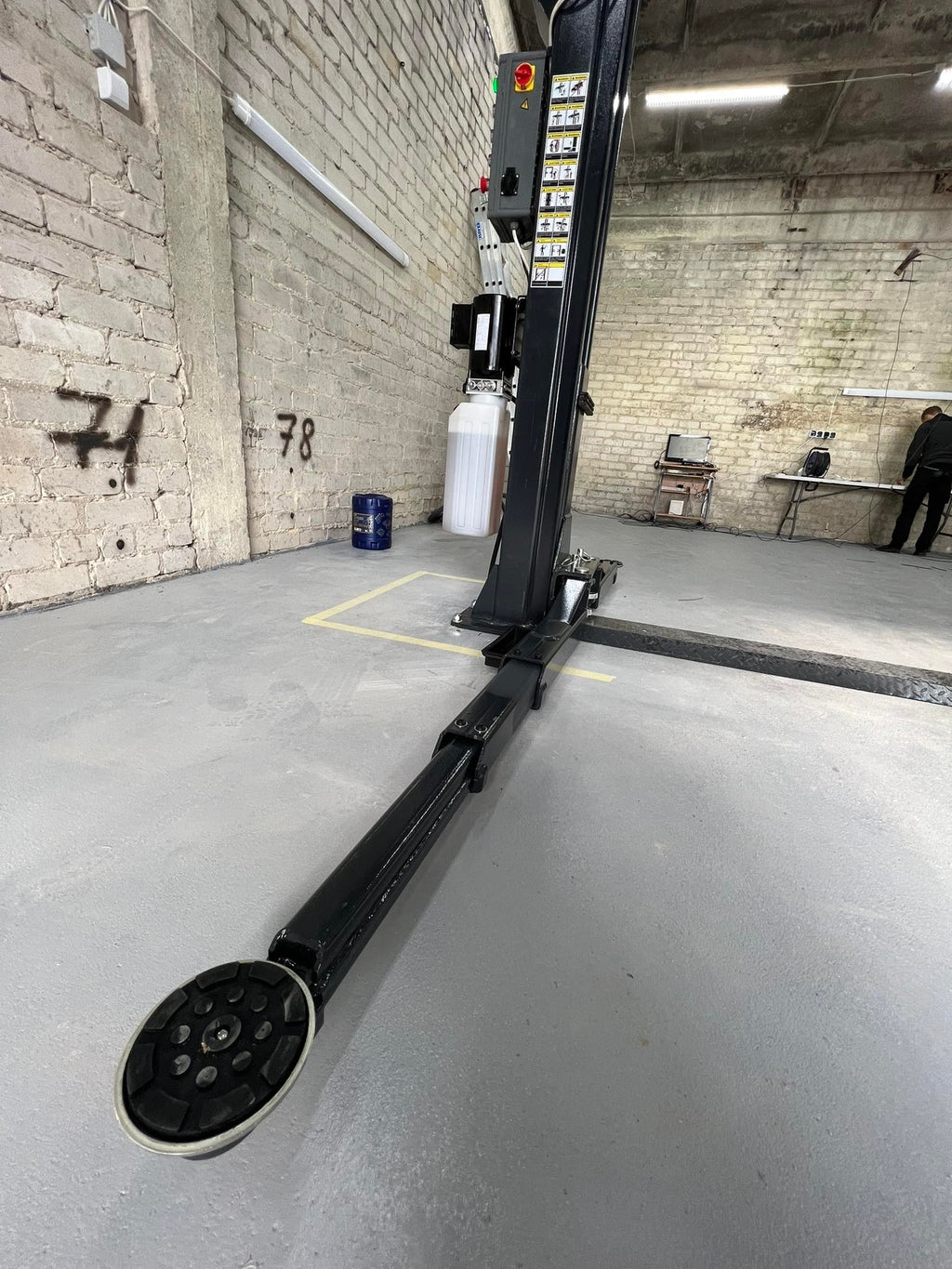 EVO-45E divu statņu pacēlājs 4500 kg EVOLUTION/230/400V
