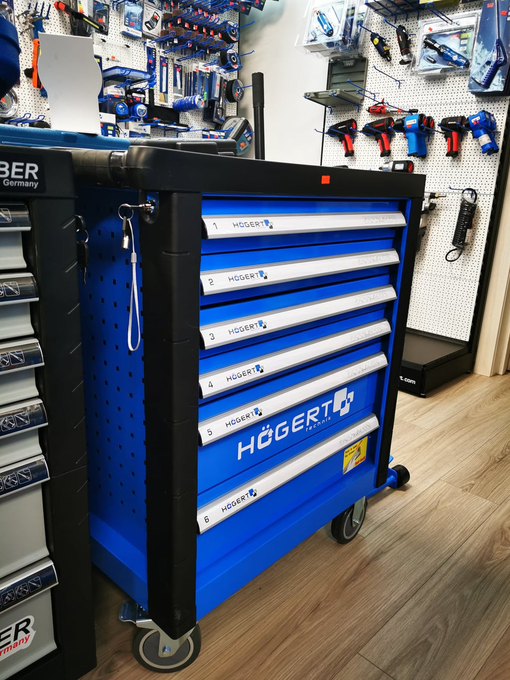 Instrumentu ratiņi ar 6 atvilktnēm un 223 instrumentiem Hogert Technik (Vācija)