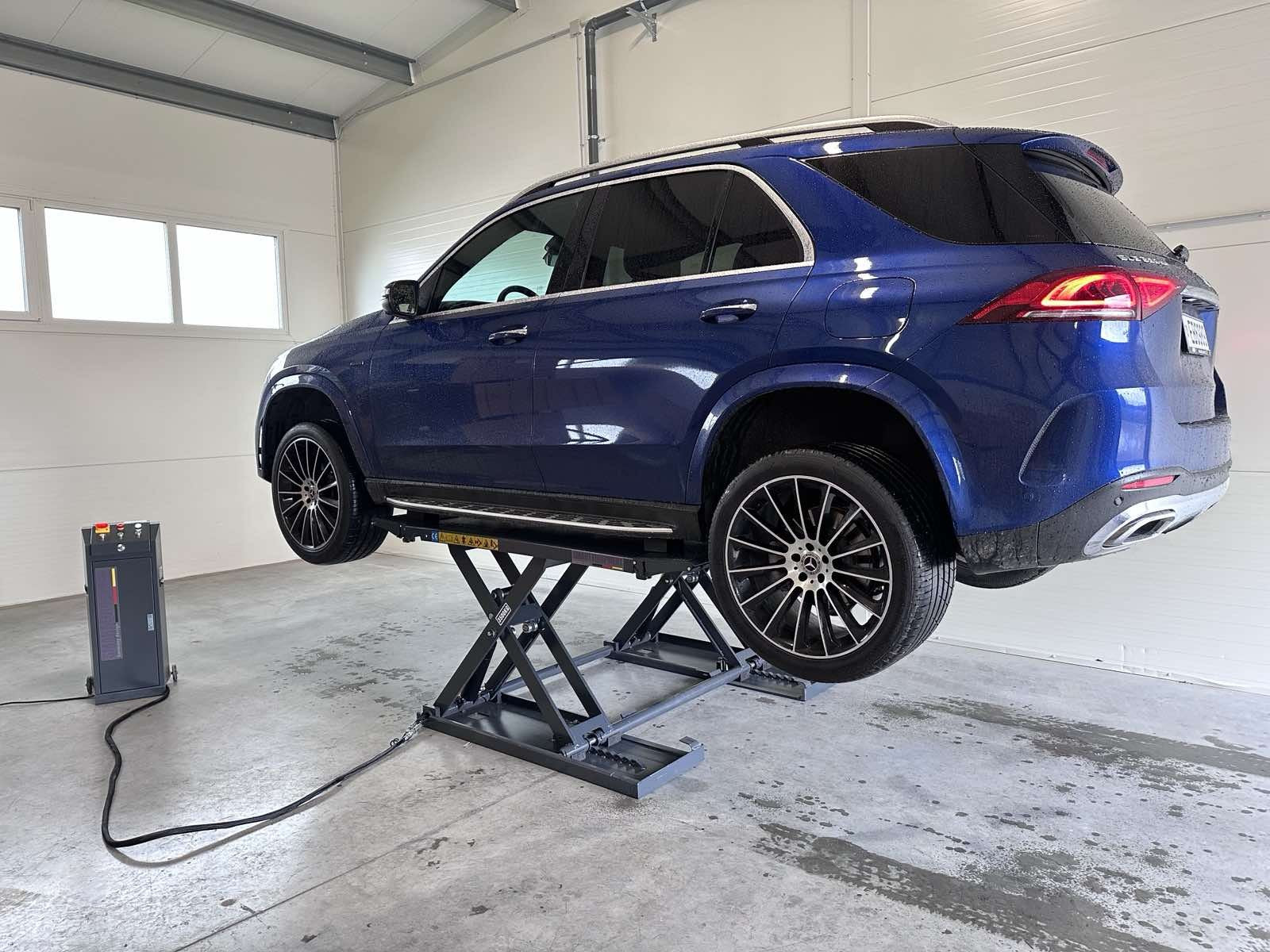 SM-3500E mobilais šķērveida pacēlājs ar automātisko bloķēšanu