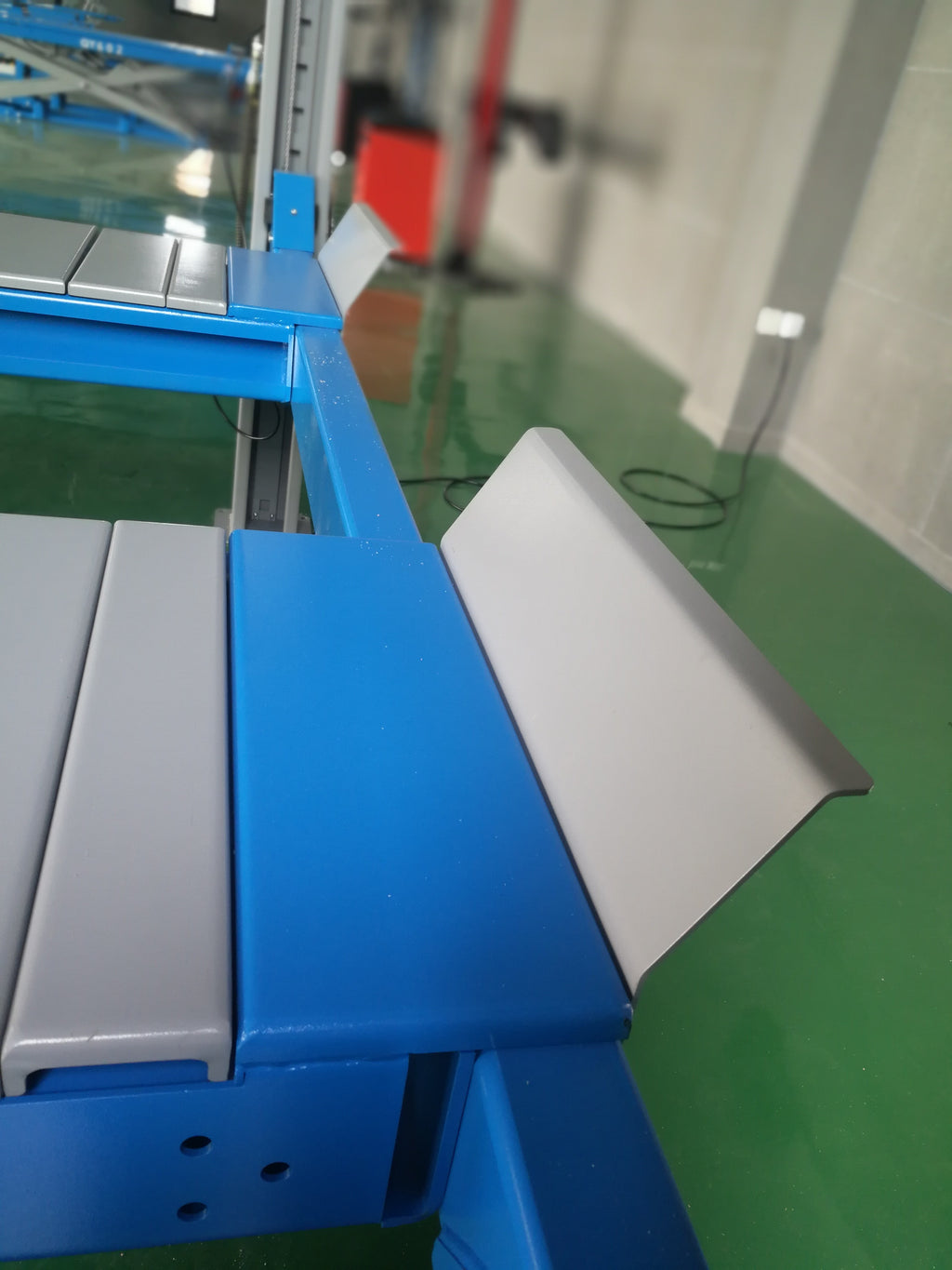 EVO-50 4 statņu pacēlājs 5000 kg riteņu ģeometrijai EVOLUTION/400V