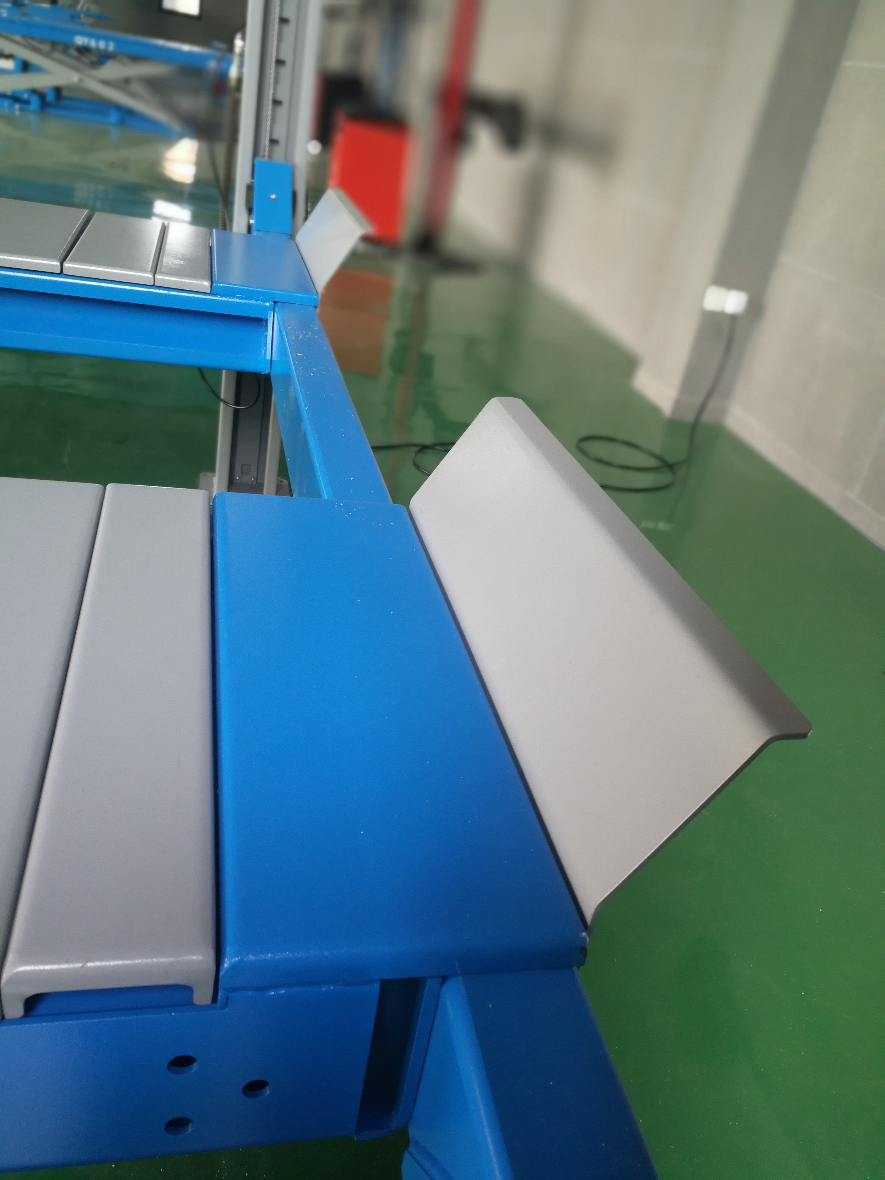 EVO-50 4 statņu pacēlājs 5000 kg riteņu ģeometrijai EVOLUTION/400V