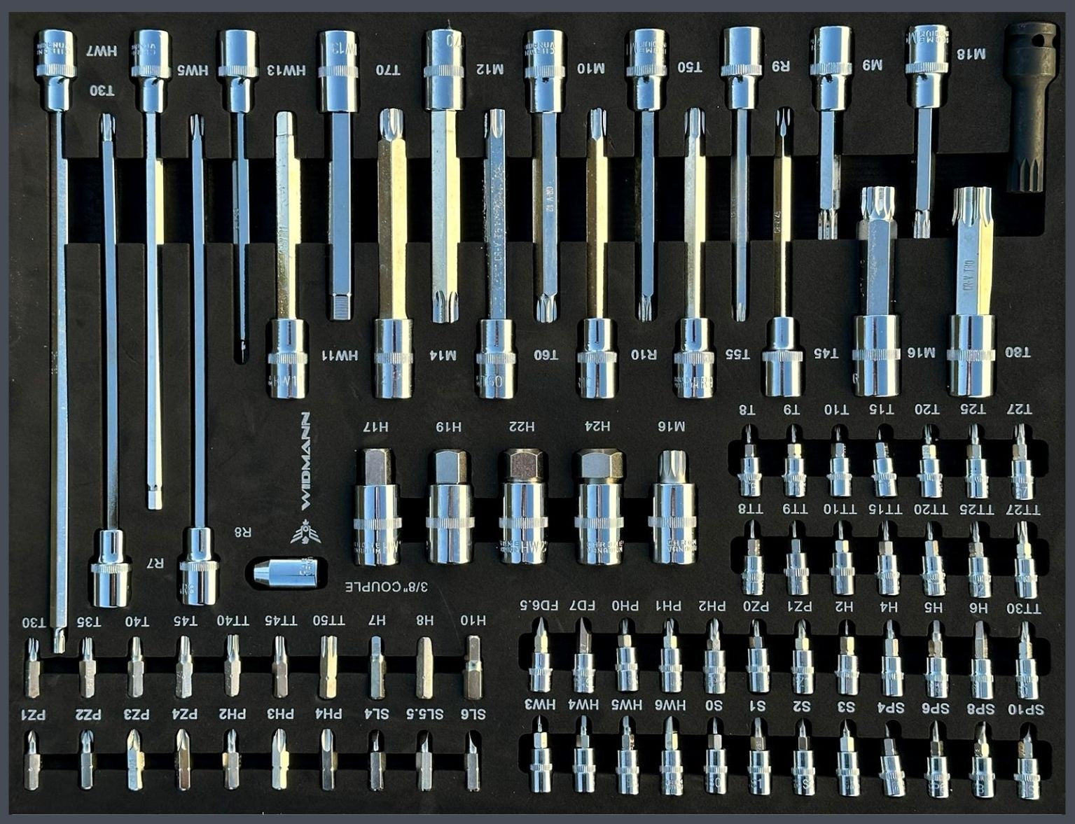 WIDMANN DAILY EDITION MELNS 7 atvilktnes ar 225 instrumentiem