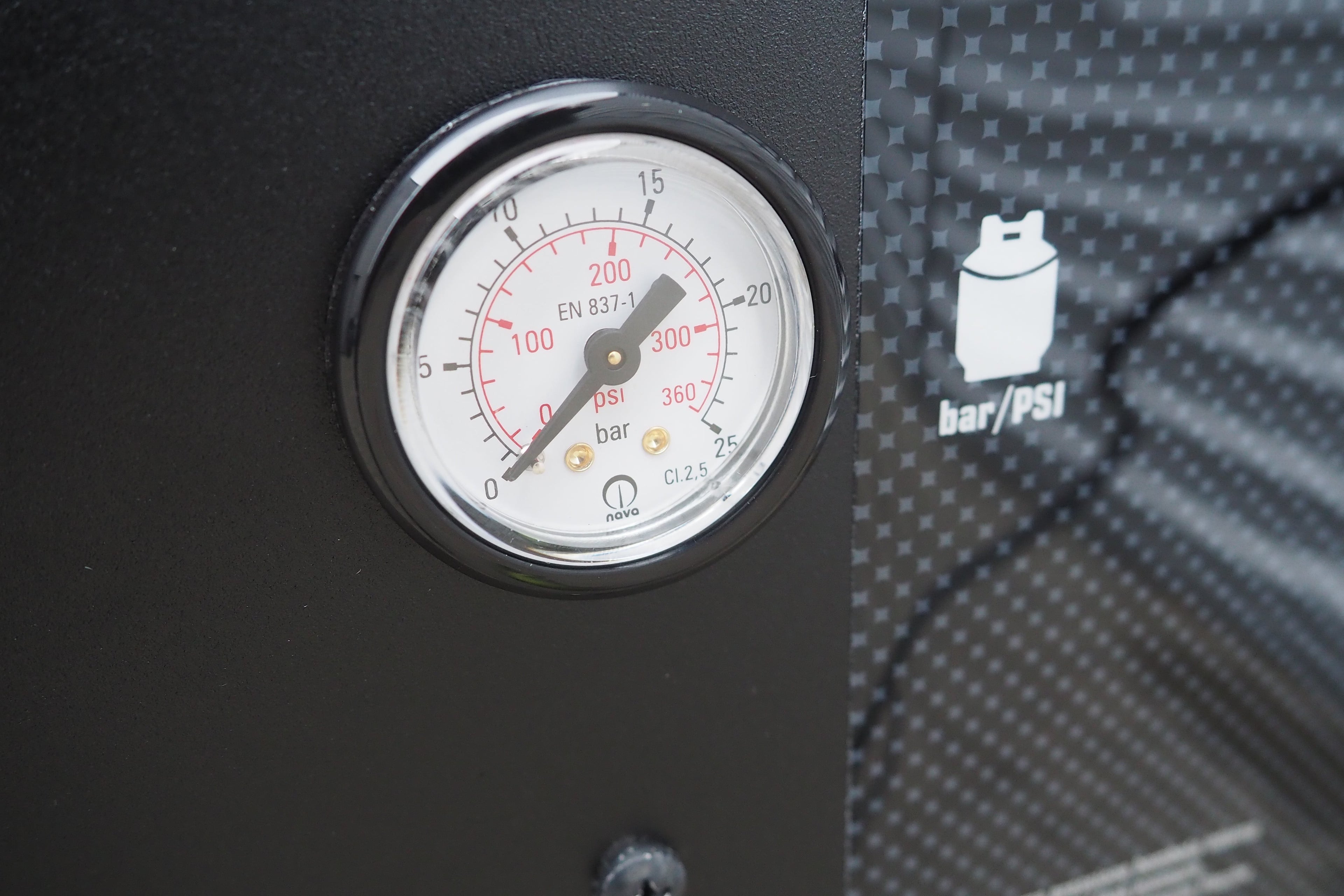 AUTOMĀTISKĀ GAISA KONDICIONIERA UZPILDES STACIJA NORTEC PRO EVO