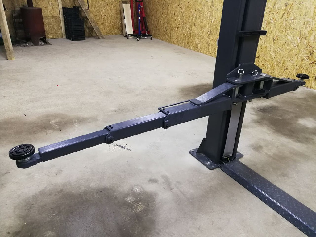EVO-40E divu statņu pacēlāja 4000 kg EVOLUTION/230/400V kopija