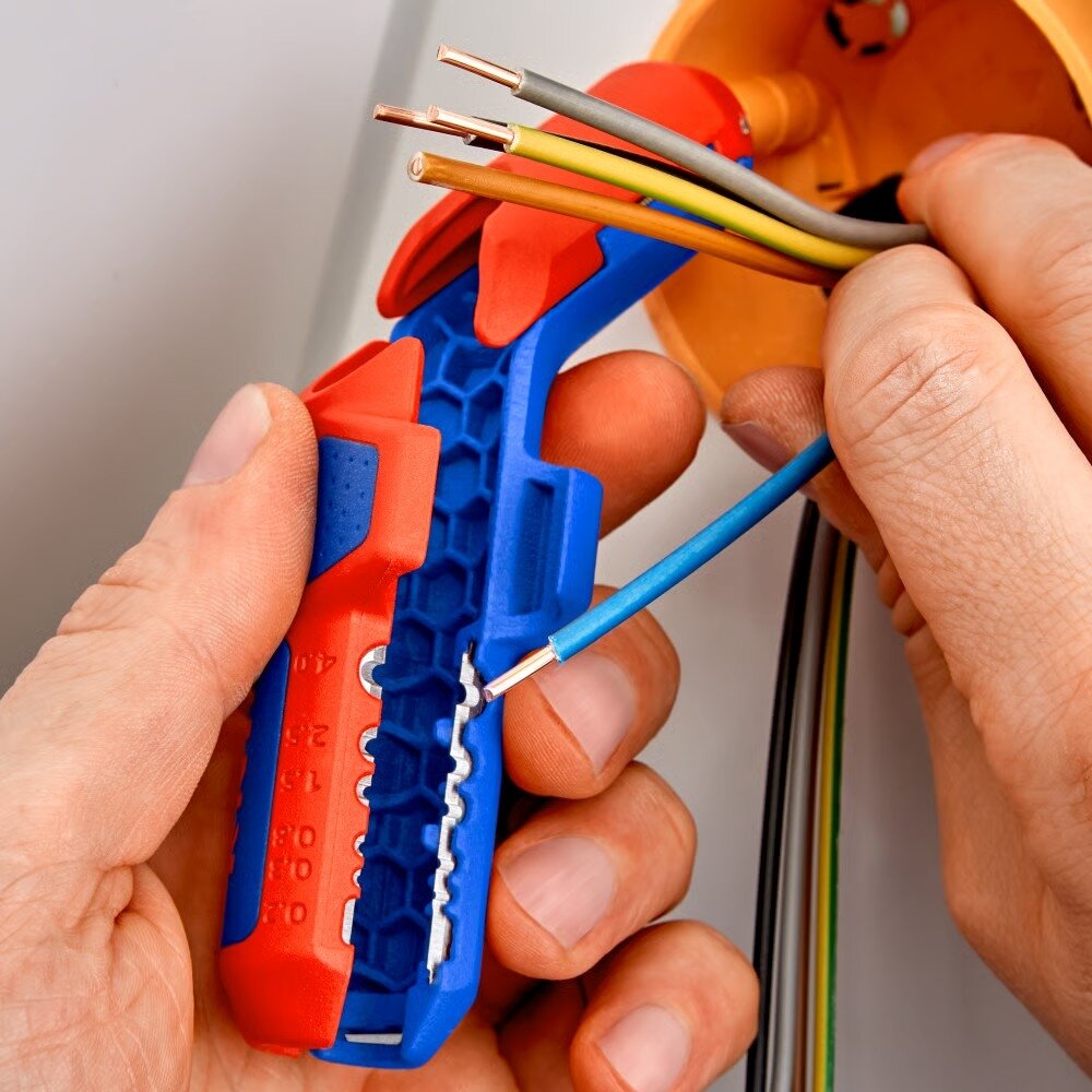PV kabeļu izolācijas noņemšanas instruments KNIPEX ErgoStrip
