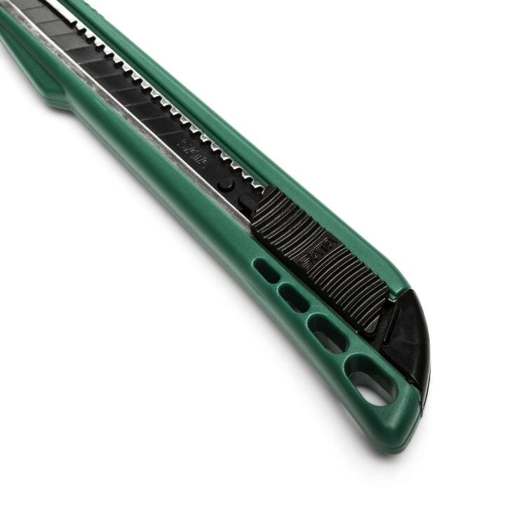 Nažs ar plastmasas rokturi, 13 asmeņiem, 9x80 mm